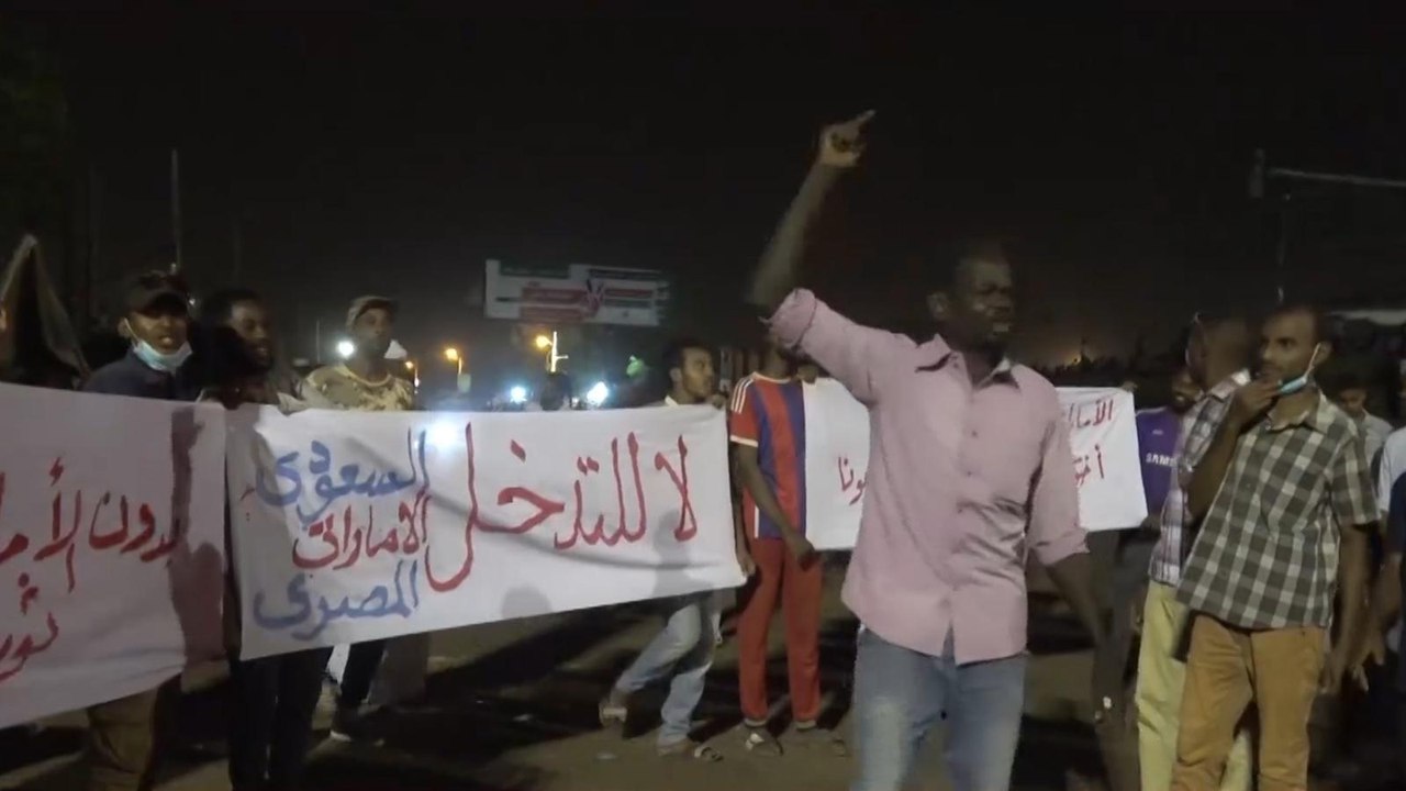 الحراك الشعبي بالسودان يرفض "تدخل" مصر والإمارات والسعودية