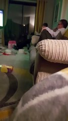 Ce fan de Tottenham exulte de joie devant le 3e but de Lucas Moura en finale de Ligue des Champions !