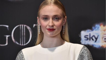 We spoke to a therapist about why Sansa is your new favorite character on Game of Thrones