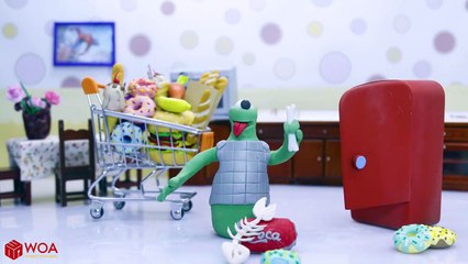 CLAY MIXER POLICE STOPS EXTRATERRESTRIAL ALIEN  Play Doh Cartoons