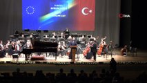 Bakan Çavuşoğlu: “Türkiye'nin tam üyeliği tabii ki Türkiye için çok önemlidir. Şüphesiz AB'yi daha güçlü ve müreffeh kılacaktır”