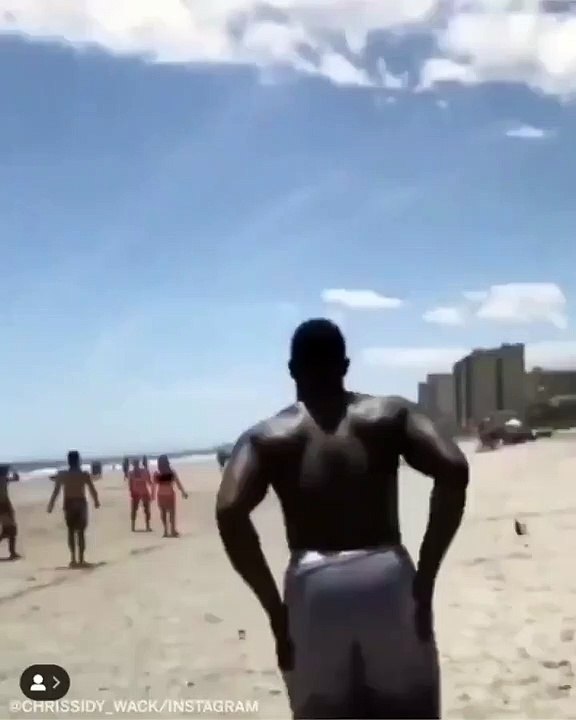 Zion Williamson Shows NFL Quarterback Arm Off!