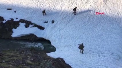 Van'da PKK'lı Teröristlere Ait Yaşam Malzemeleri Ele Geçirildi