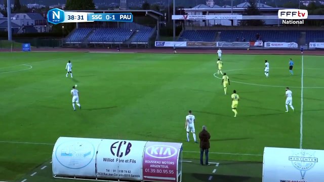 But de LAMINE GUEYE !!! Sa frappe trompe complètement le gardien de l'Entente, 0-2 pour le Pau FC