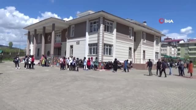 Yan Yana Oturuyorlardı, Ölüme de Birlikte Gittiler