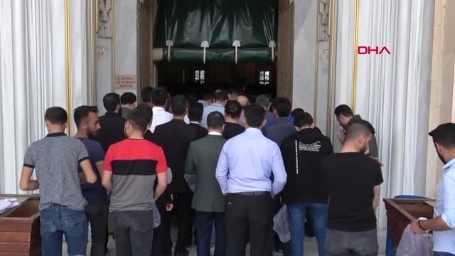 Adana'da Ramazan Ayının İlk Cuma Namazında Camiler Doldu