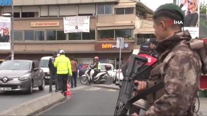 Taksim'de Asayiş Uygulamasında Aracı Bağlanan Sürücüden İlginç Tepki: "Aracım Çok Orijinal Olduğu...