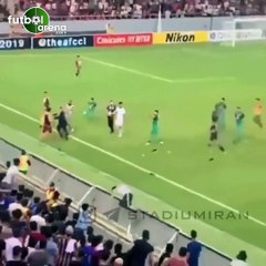 Irak'da olaylı maç! Rakip takıma saldırdılar