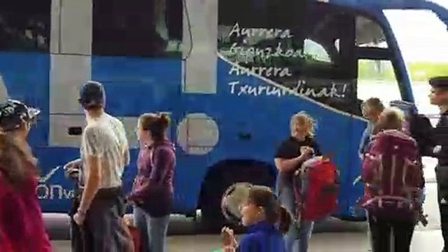 Salida de la Real Sociedad hacia la final de la Copa de la Reina