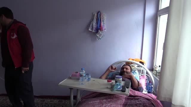 Göç İdaresi Çalışanlarından Afgan Aileye Ziyaret