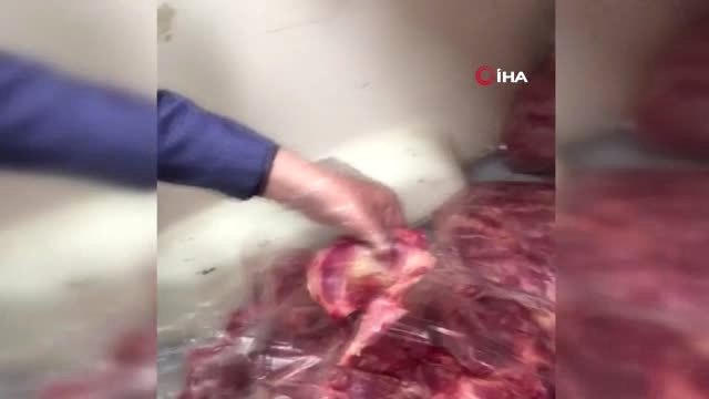 Adana'da Kokmuş Horoz Eti Operasyonu: 450 Kilo Kokmuş Horoz Eti Ele Geçirildi