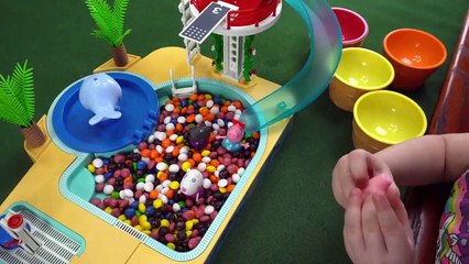 Learn Colors with Genevieve and Rainbow Candy!