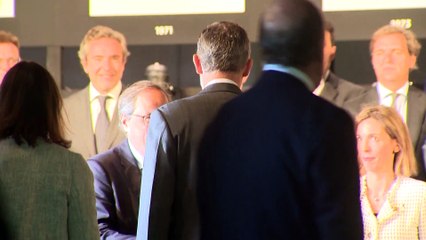 Torra no acude al 'besamanos' con el Rey y se saludan después en el Automobile