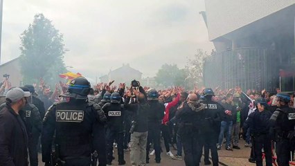 Les supporters de l'ASNL donnent de la voix à une heure et demie du coup d'envoi