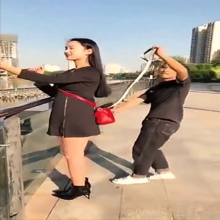 IF YOU LAUGH YOU LOSE SPARKING HUMOR/SI TE RIES PIERDES HUMOR PICANTE