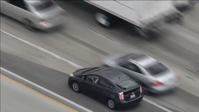 Tensa persecución policial por las calles de Los Ángeles