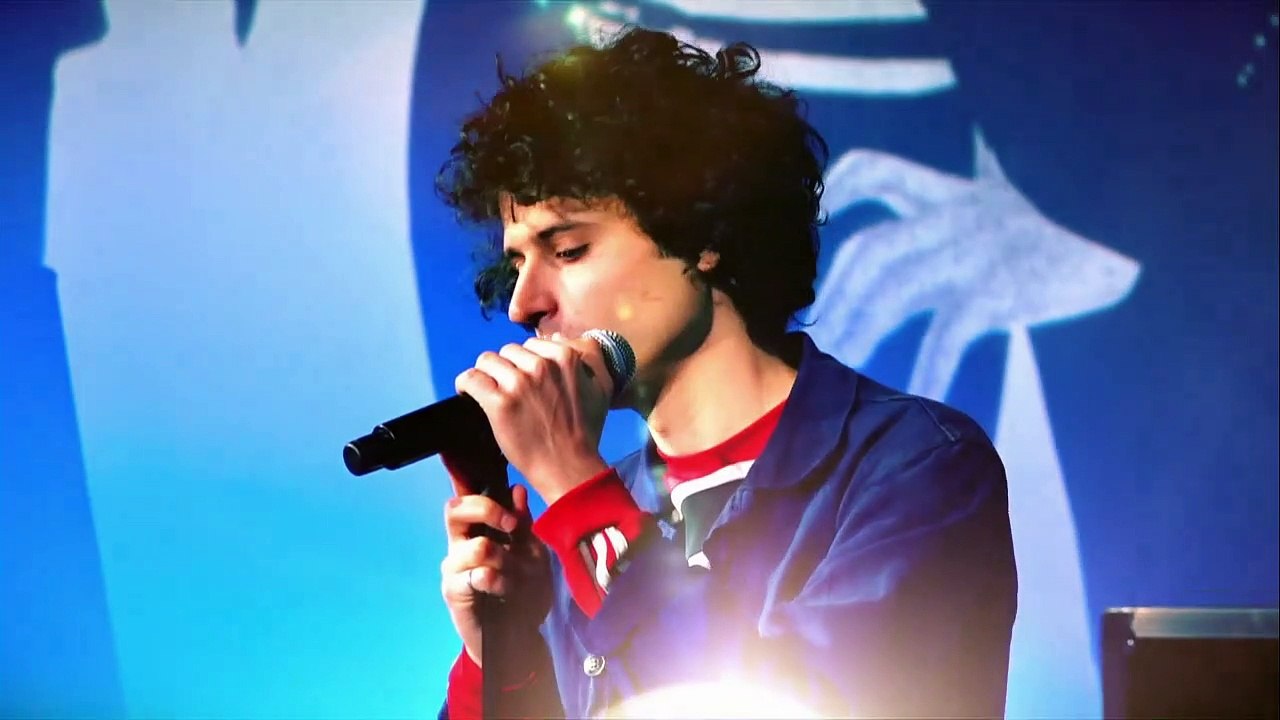 Quand les BB Brunes  interprètent "Un autre monde" sur Europe 1