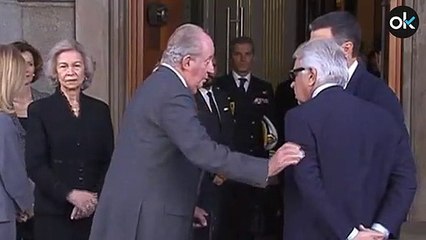 El Rey Juan Carlos con Pedro Sánchez y Felipe González a las puertas del Congreso de los Diputados