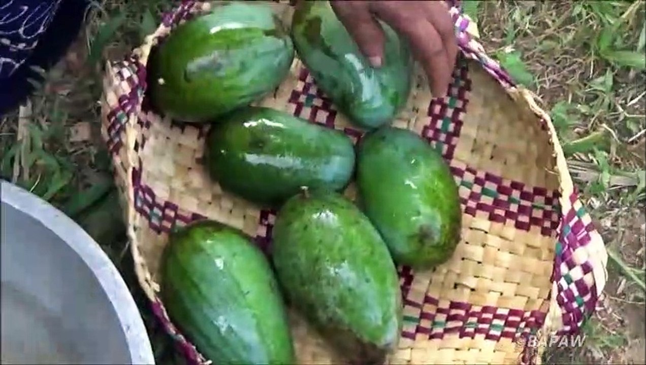 Village Aliments  Aigre-Douce Crus de Chutney à la Mangue préparé dans mon Village par ma Maman