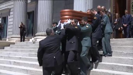 Emotiva despedida a Rubalcaba en el Congreso