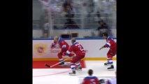 Triomphant à un match de hockey, Vladimir Poutine chute pendant le tour d'honneur