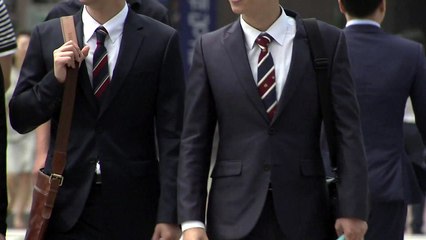 미혼여성 74% "배우자감 월급 300만 원 이상은 돼야" / YTN