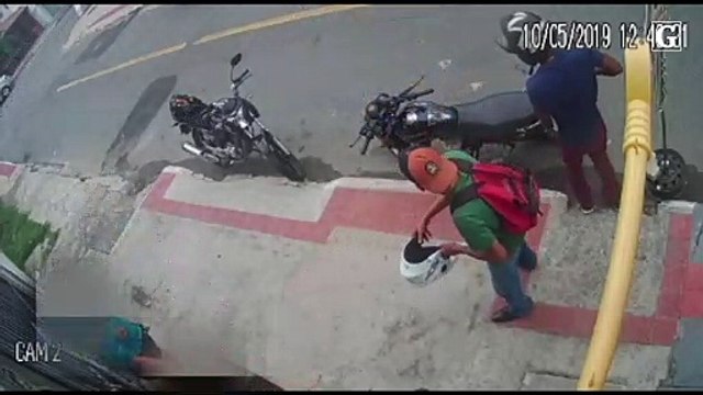 Vítimas precisam ajudar assaltantes a ligar moto