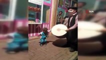 Minik çocuk kendini ramazan davulunun ritmine kaptırdı