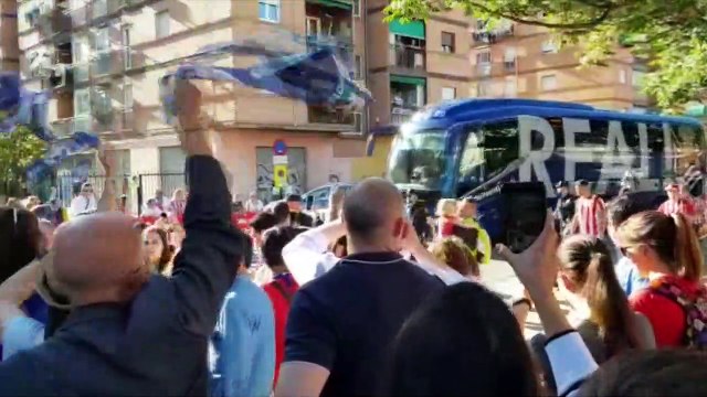 Final Copa de la Reina: Llegada de la Real Sociedad al Estadio Nuevo los Cármenes