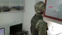 Hakkari Derecik'teki Askere 'Anneler Günü' Sürprizi