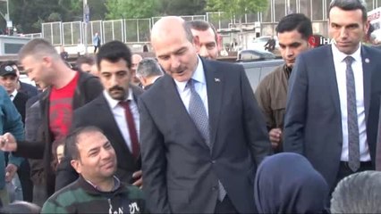 Zeytinburnu'nda Binlerce Kişi Aynı Sofrada Orucunu Açtı