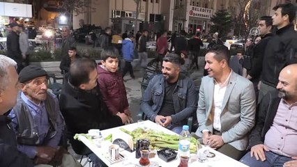 Hakkari Valisi Akbıyık Vatandaşlarla Bir Araya Geldi