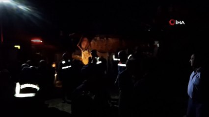 Yangında tek katlı ahşap ev kül oldu