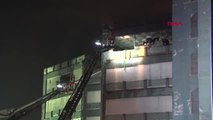 İkitelli'de Fabrika Yangınında Soğutma Çalışmaları Sürüyor