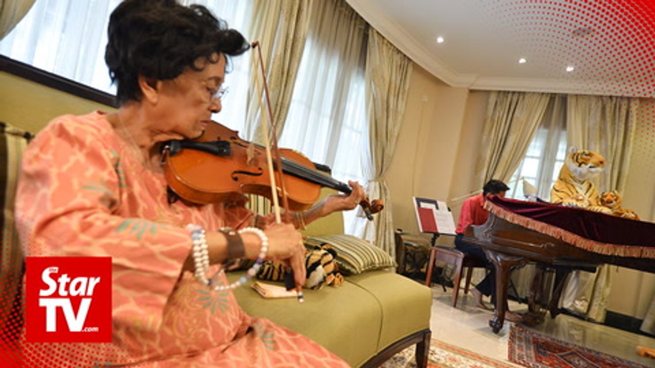 Siti Hasmah: Stay in touch with your children | Mother’s Day Exclusive