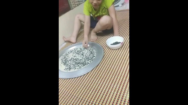 Anh trai giúp em cai nghiện TV bằng cách biền thành “dì ghẻ”