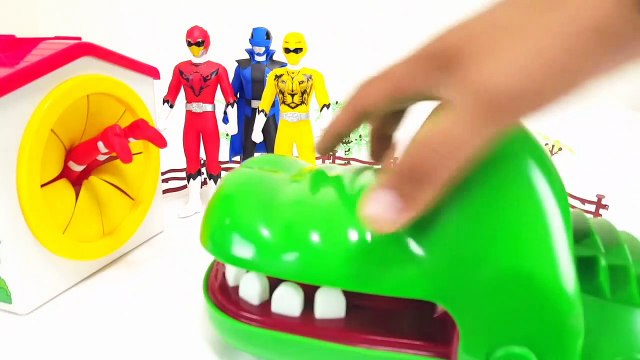Giant Croc Pull out Power Rangers Superhero toys Go into the box - BooBooToys