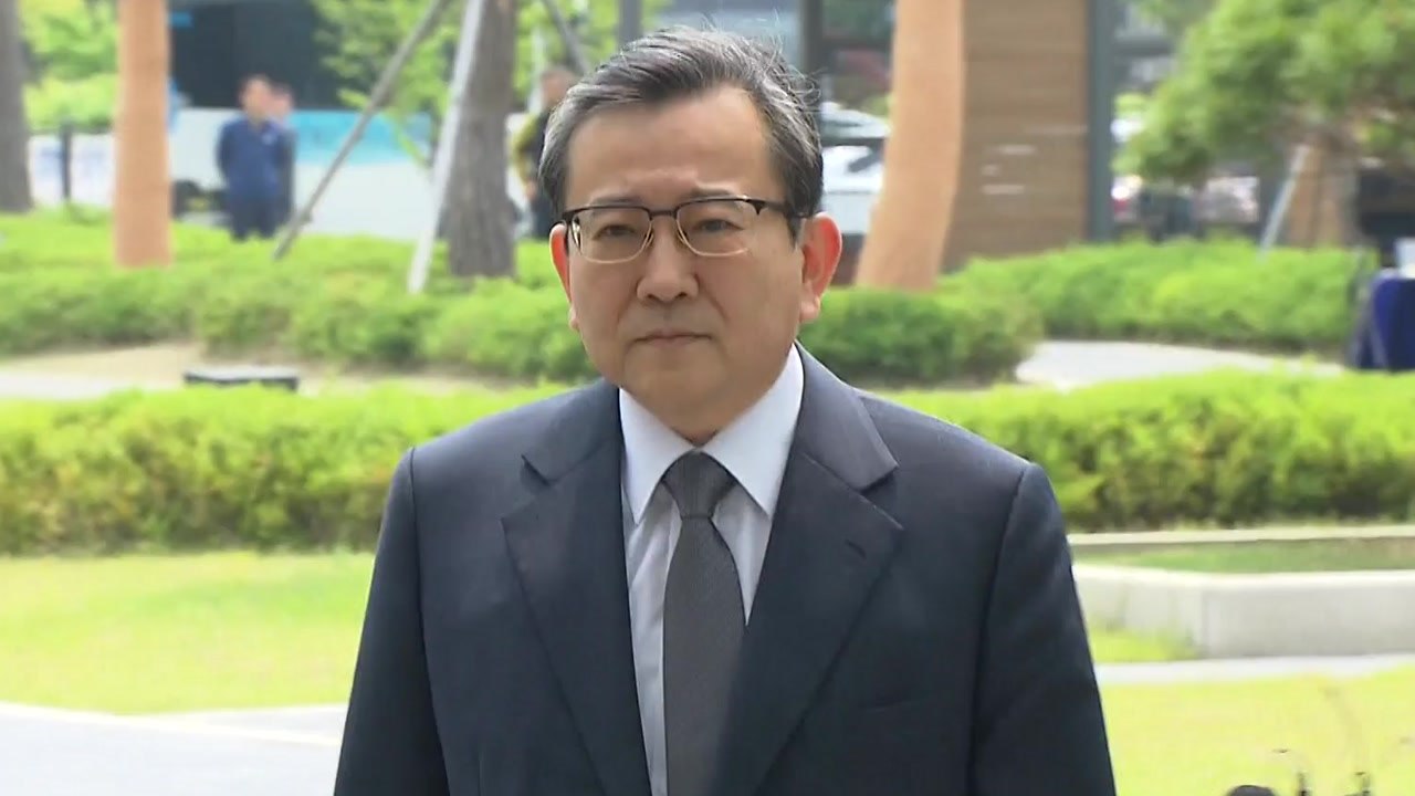 질문에 묵묵부답...김학의, 2번째 검찰 출석 / YTN