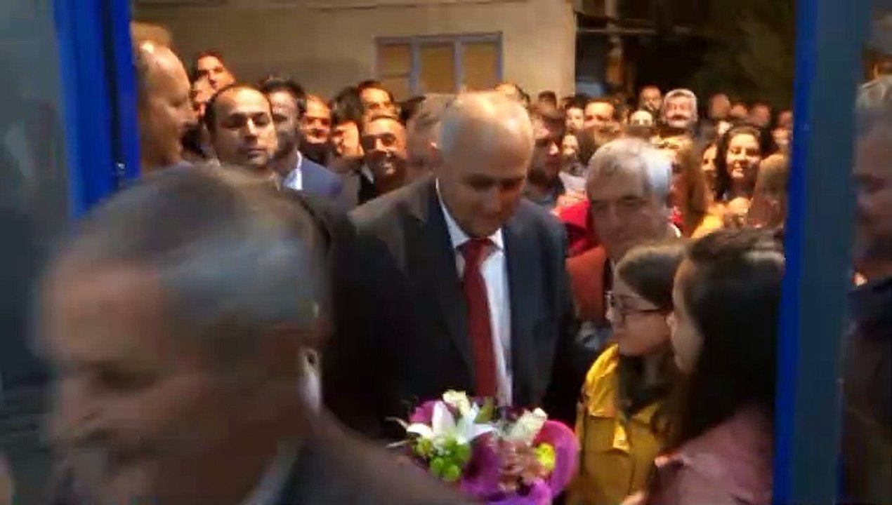 DR ISMET KADI SECIM BUROSUNUN ACILISINI GERCEKLESTIRDI