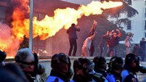 Столкновения на акции протеста в Тиране