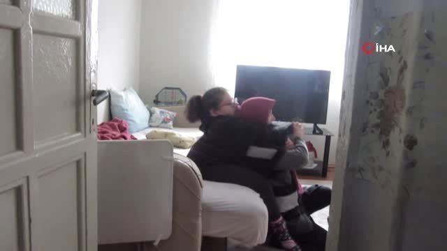 Hayatını Doğuştan Engelli Kızına Adayan Anne 'Yılın Annesi' Seçildi