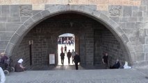 Diyarbakır'ın Tarihi Camileri Mukabele Halkalarıyla Şenlendi
