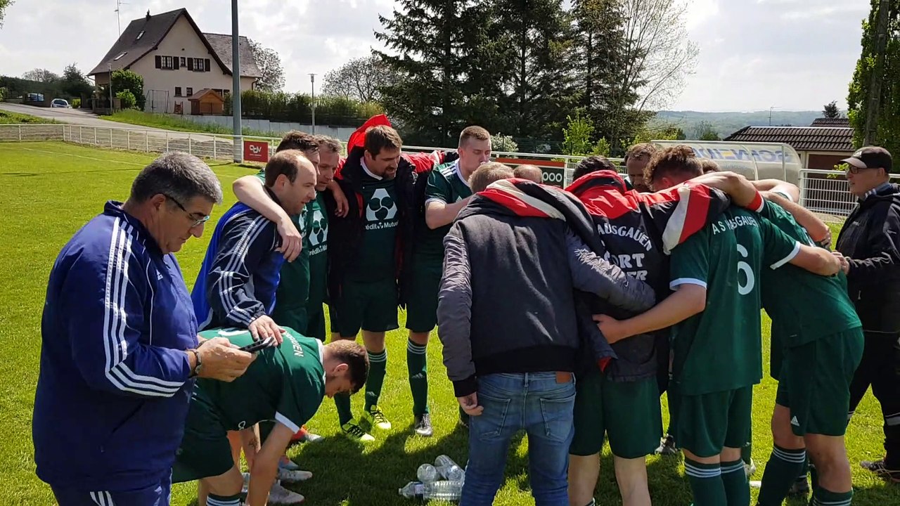 Match Ashausgauen 2  - Blotzheim4 . Victoire des verts de la vallée .match au sommet  !! 3 a 1