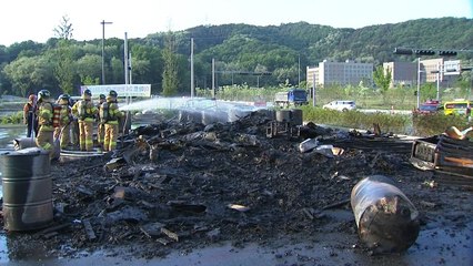 대전 스튜디오 큐브서 불...검은 연기 치솟아 / YTN