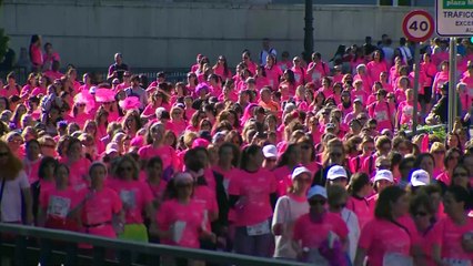 La Marea Rosa llena de corredoras Madrid