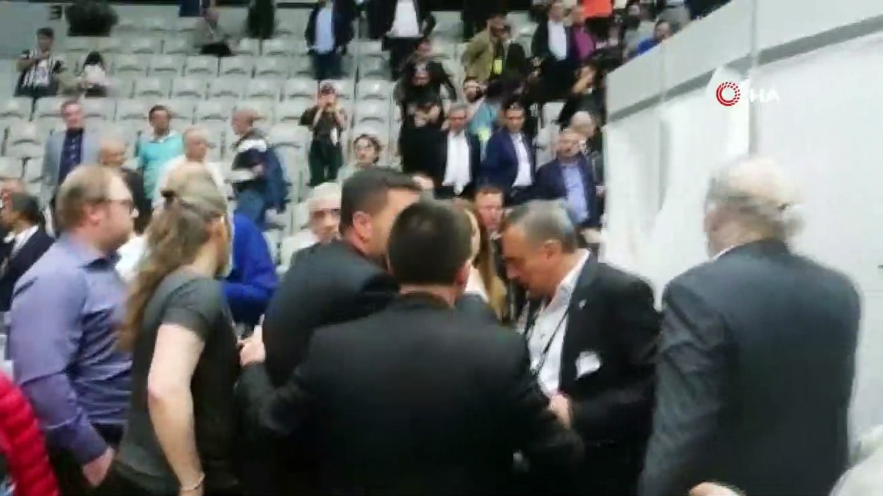 Şafak Mahmutyazıcıoğlu, bir üyeyle tartıştı