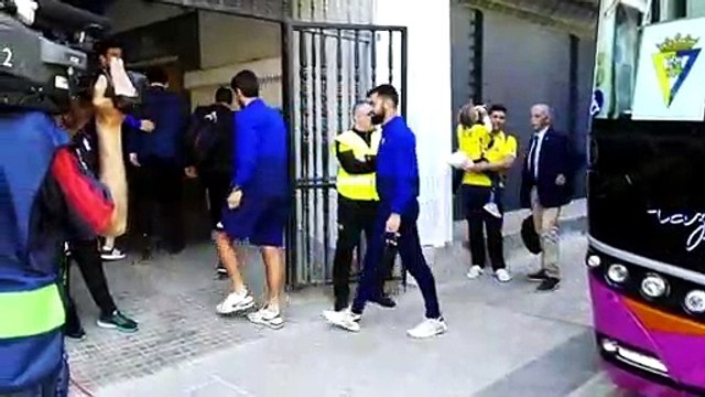 Deportivo-Cádiz: Llegada del autobús del Cádiz