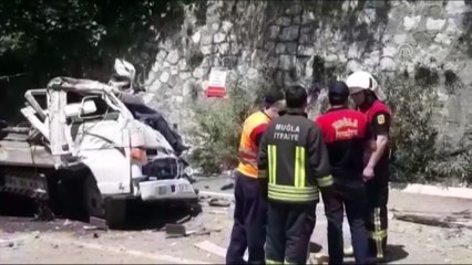 Çekici uçuruma yuvarlandı: 2 ölü, 1 yaralı - MUĞLA