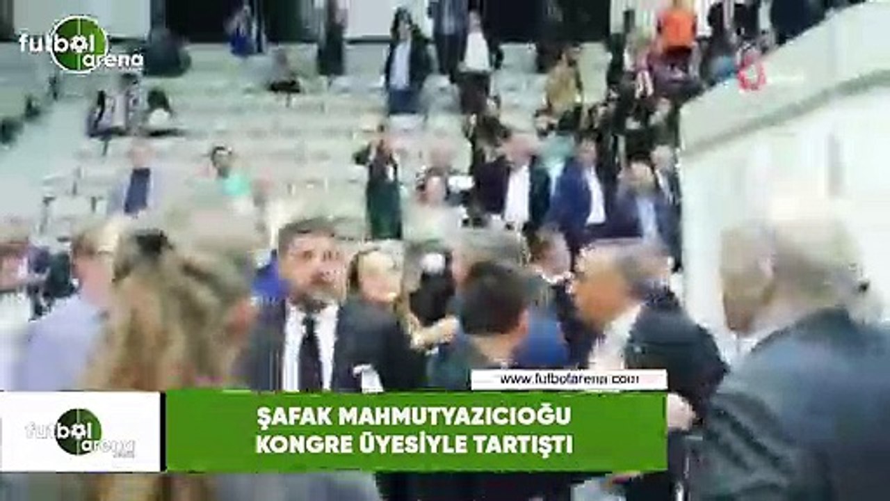 Şafak Mahmutyazıcıoğlu kongre üyesiyle tartıştı