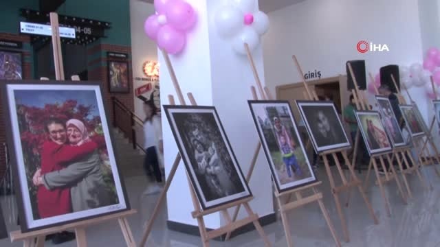 Arnavutköy'de Anneler Günü'nde 'Özel Anneler Sergisi'